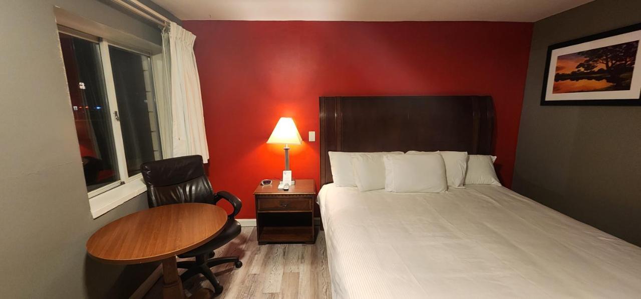 Nashoba Valley Inn & Suites Ayer Bagian luar foto