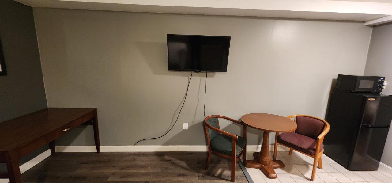 Nashoba Valley Inn & Suites Ayer Bagian luar foto