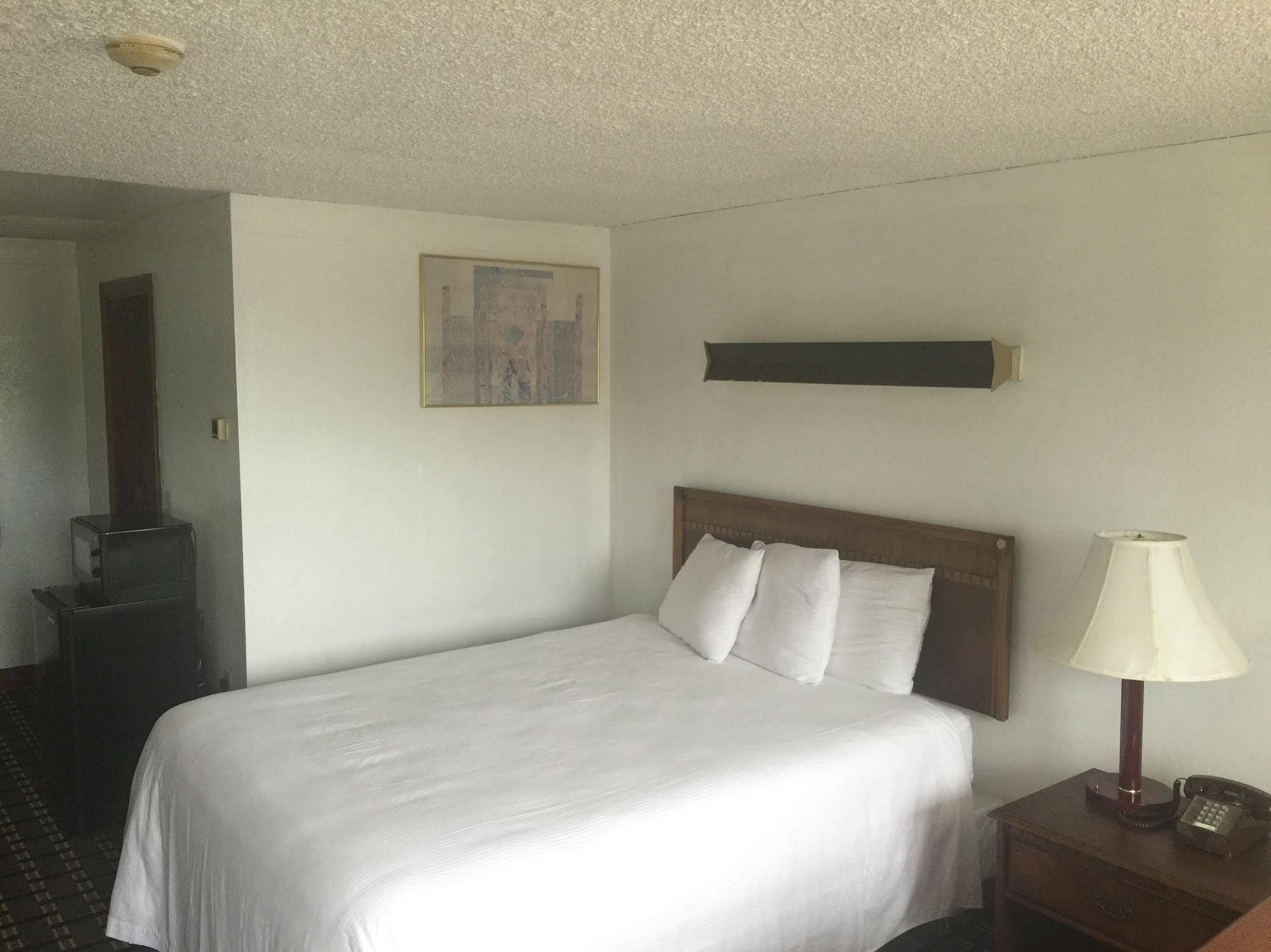 Nashoba Valley Inn & Suites Ayer Bagian luar foto