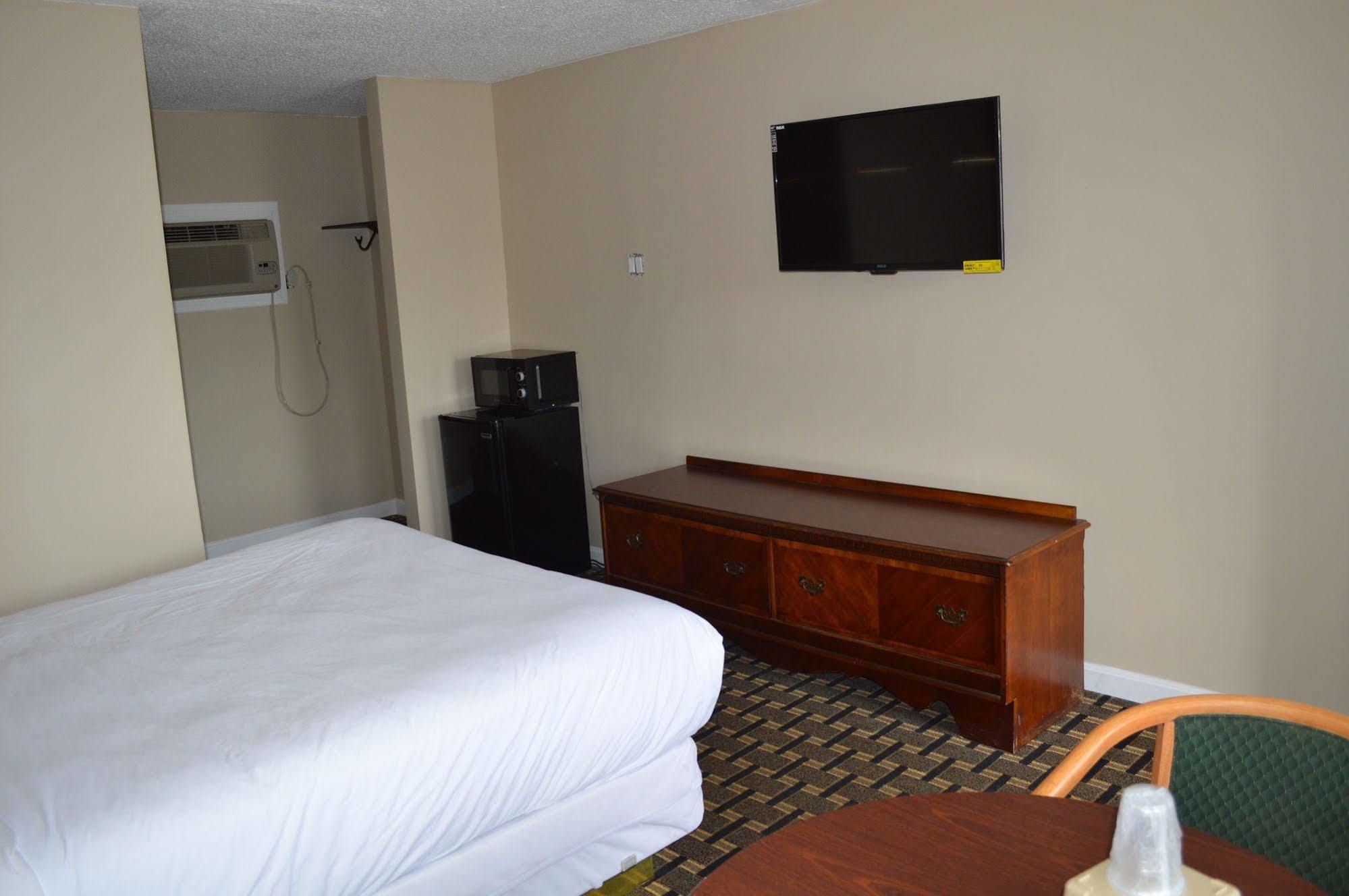 Nashoba Valley Inn & Suites Ayer Bagian luar foto