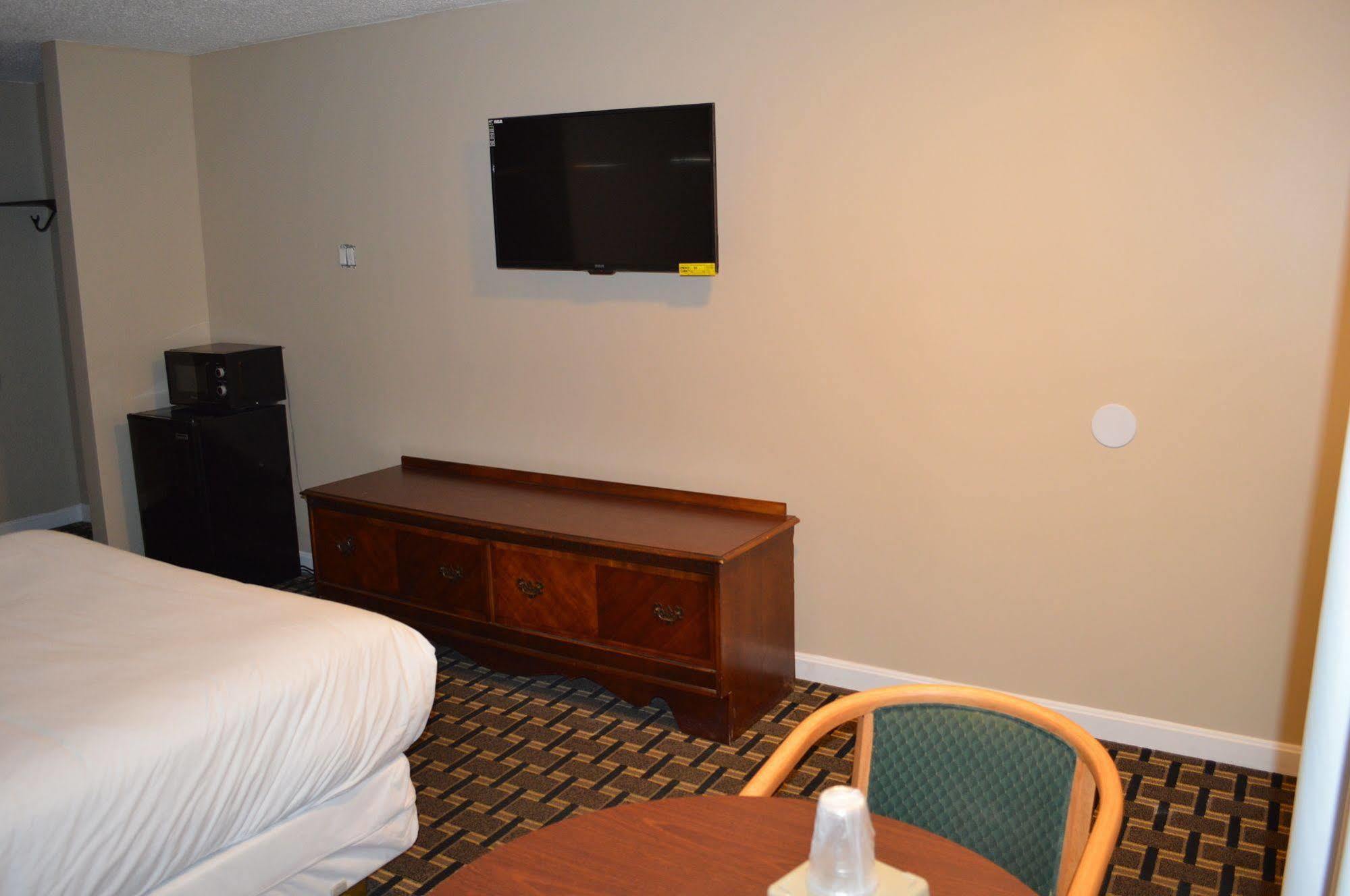 Nashoba Valley Inn & Suites Ayer Bagian luar foto