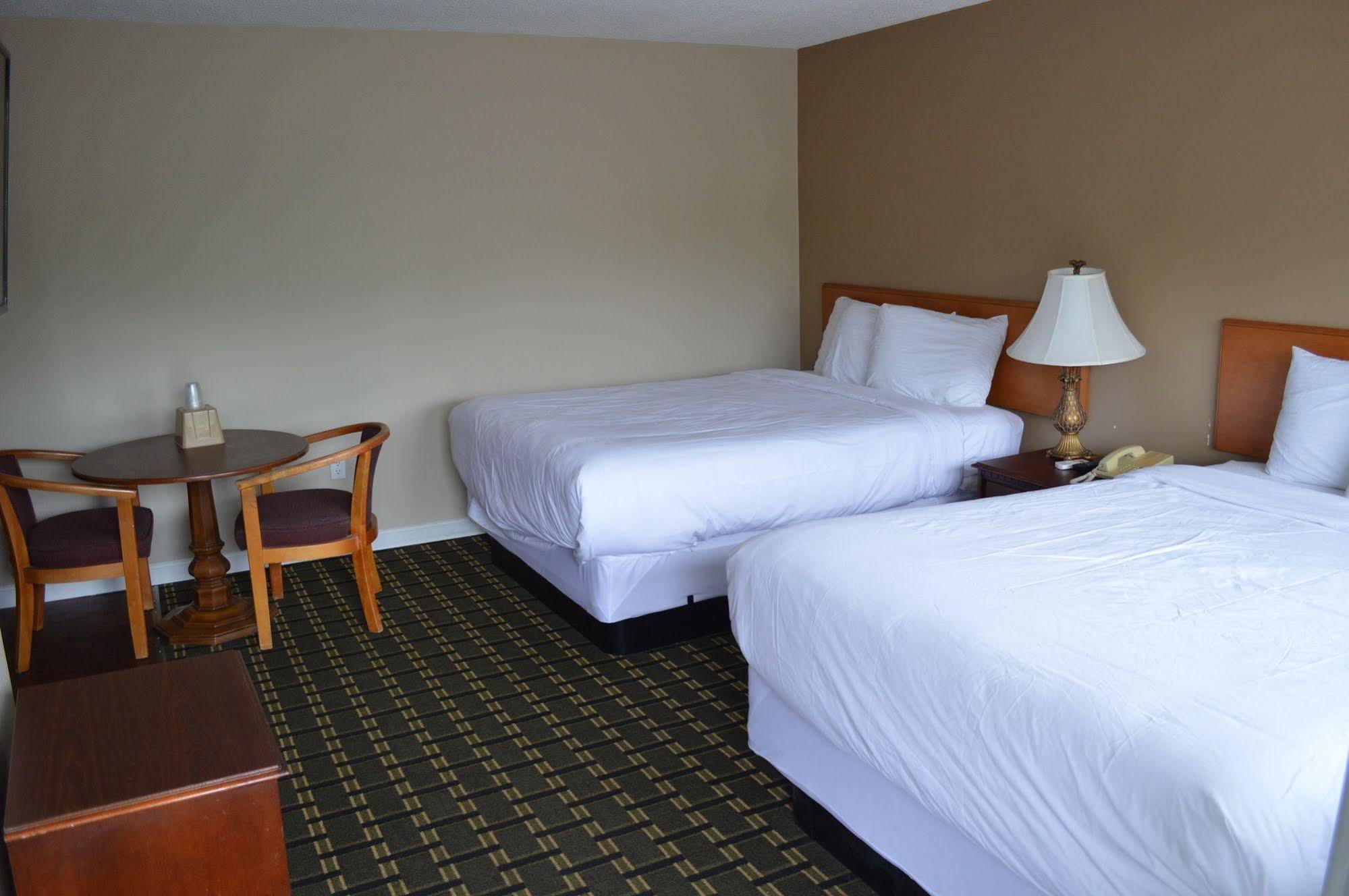 Nashoba Valley Inn & Suites Ayer Bagian luar foto